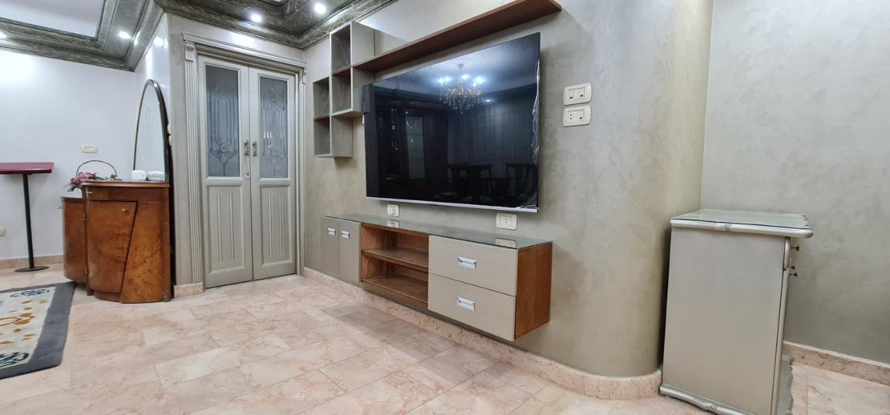 Comfy 2-bedrooms In 44-2 Apartment